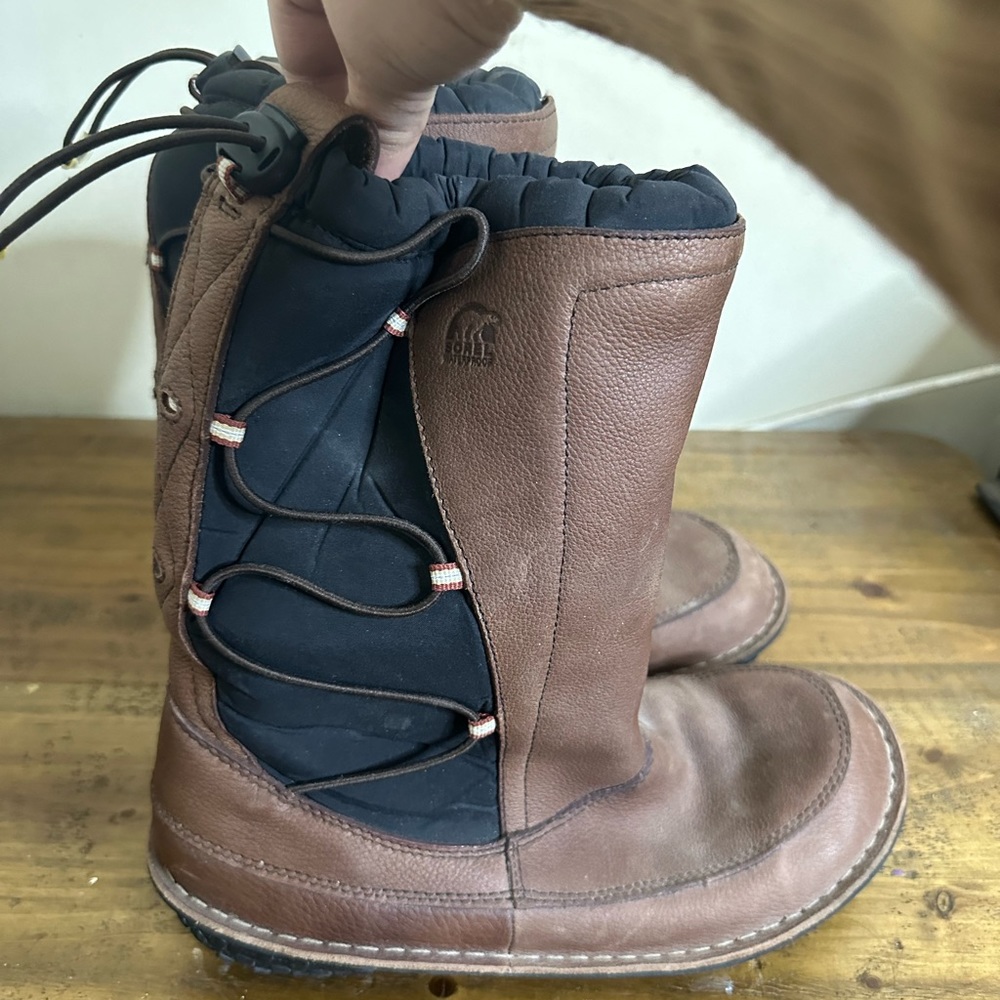 Sorel Brown and Black Leather Lace-Up Ankle Boots